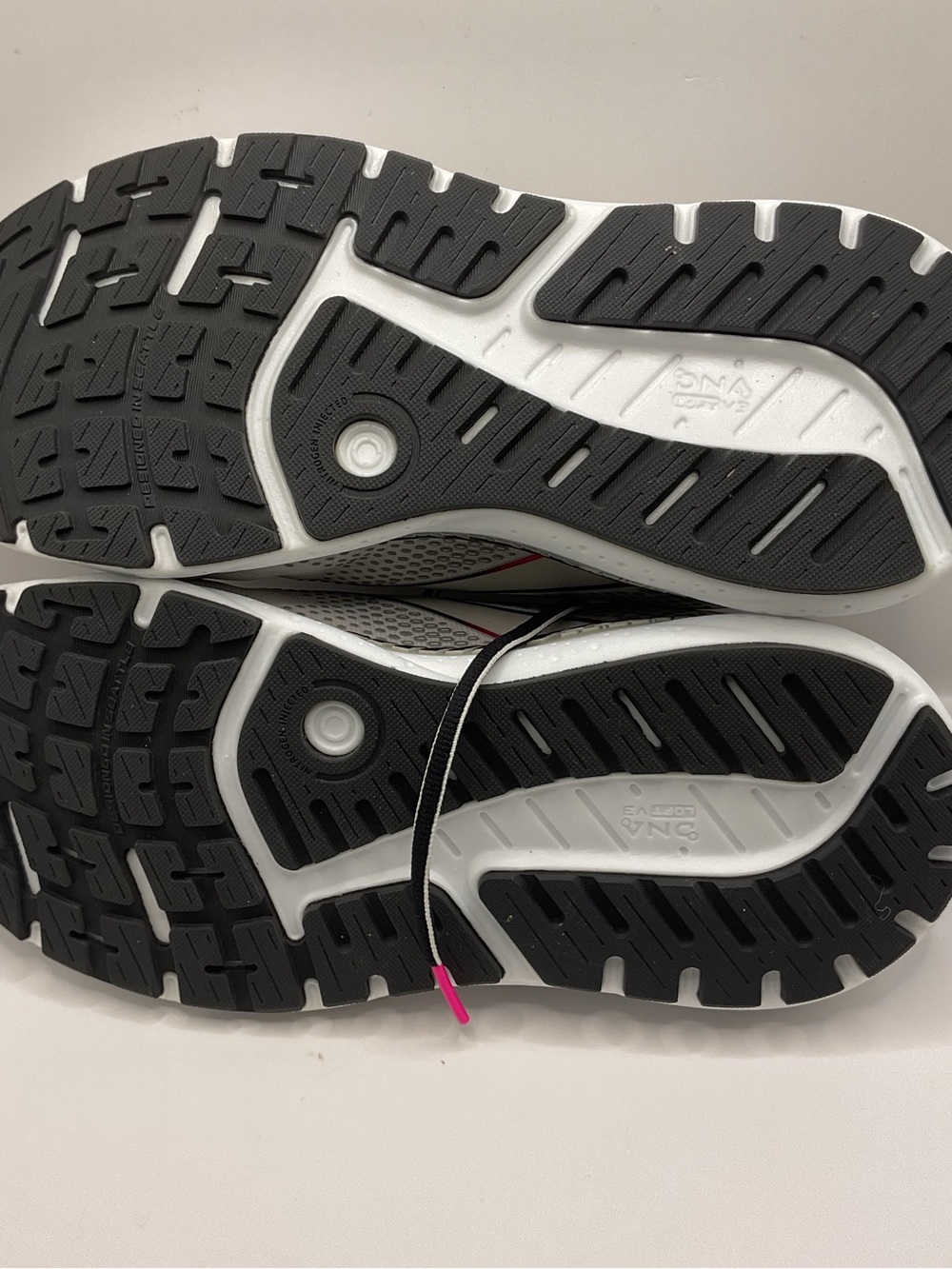 Brooks Womens Ariel GTS 23 Road Running Shoes in Grey, Black and Pink Size 9 - Picture 7 of 12
